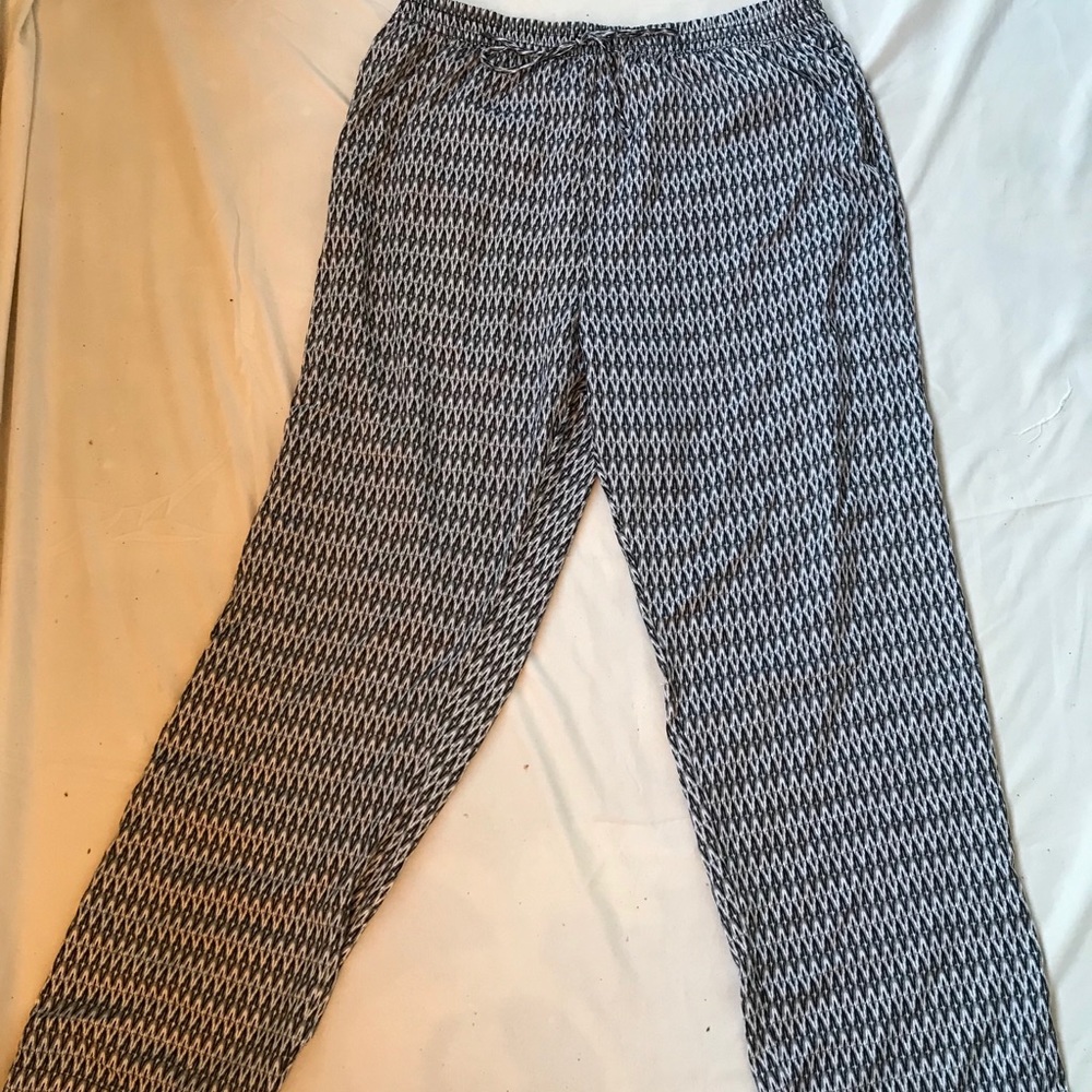 Investments II soft Patterned flowey pants
